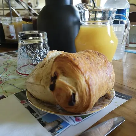 Les Mesanges Bed & Breakfast Combrand
