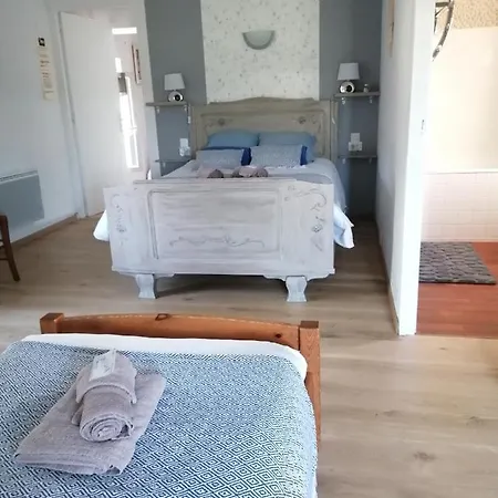 Les Mesanges Bed & Breakfast