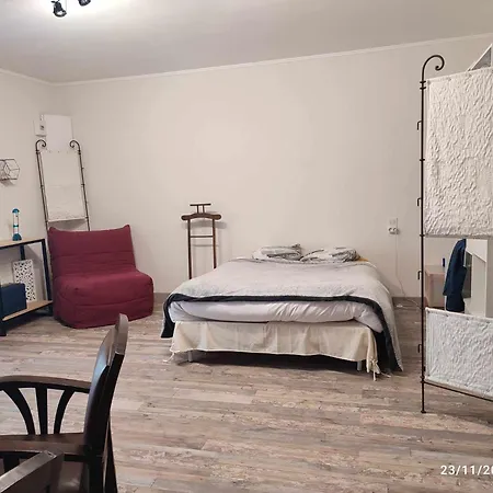 Les Mesanges Bed & Breakfast *