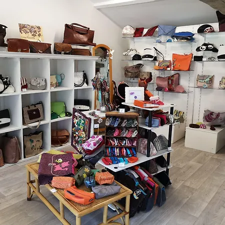 Les Mesanges Bed & Breakfast