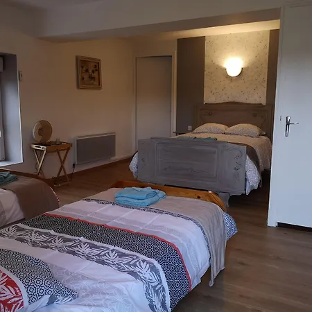 Les Mesanges Bed & Breakfast *